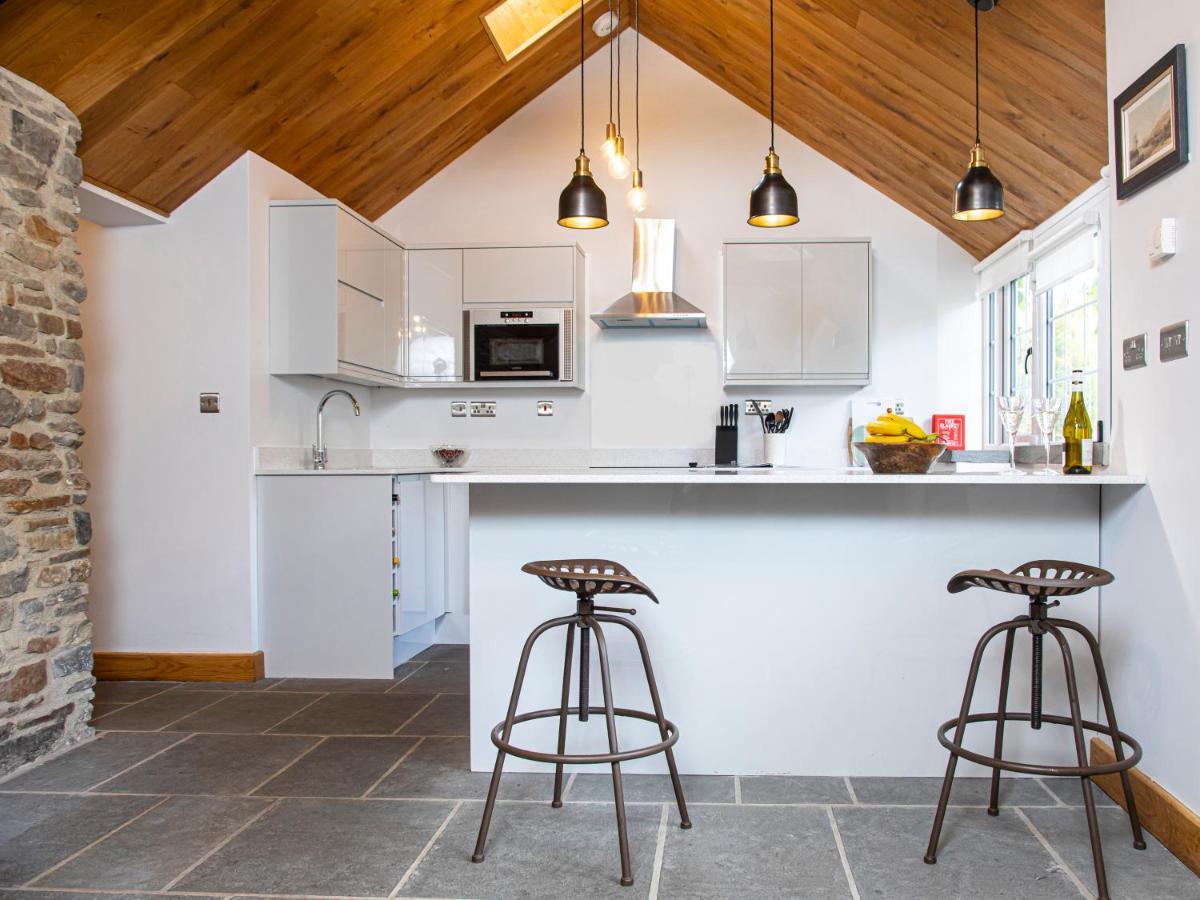 Swansea Valley Holiday Cottages Cilybebyll Exterior photo