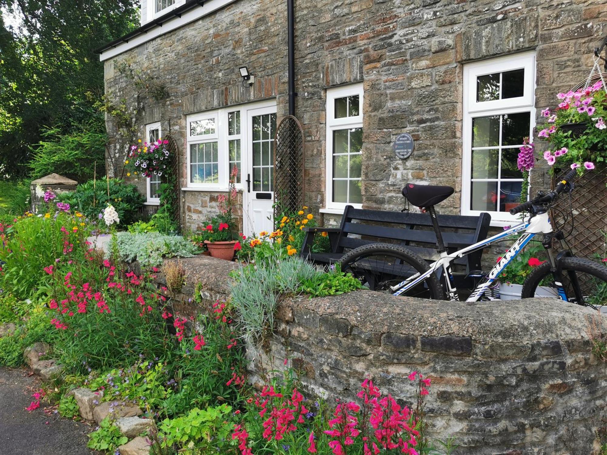 Swansea Valley Holiday Cottages Cilybebyll Exterior photo