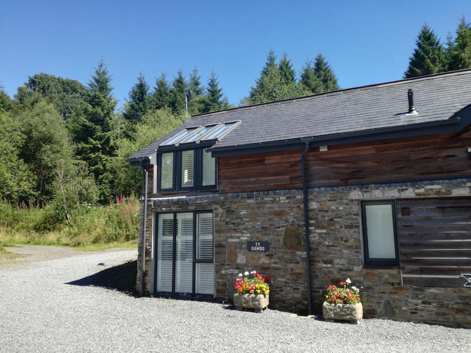 Swansea Valley Holiday Cottages Cilybebyll Exterior photo
